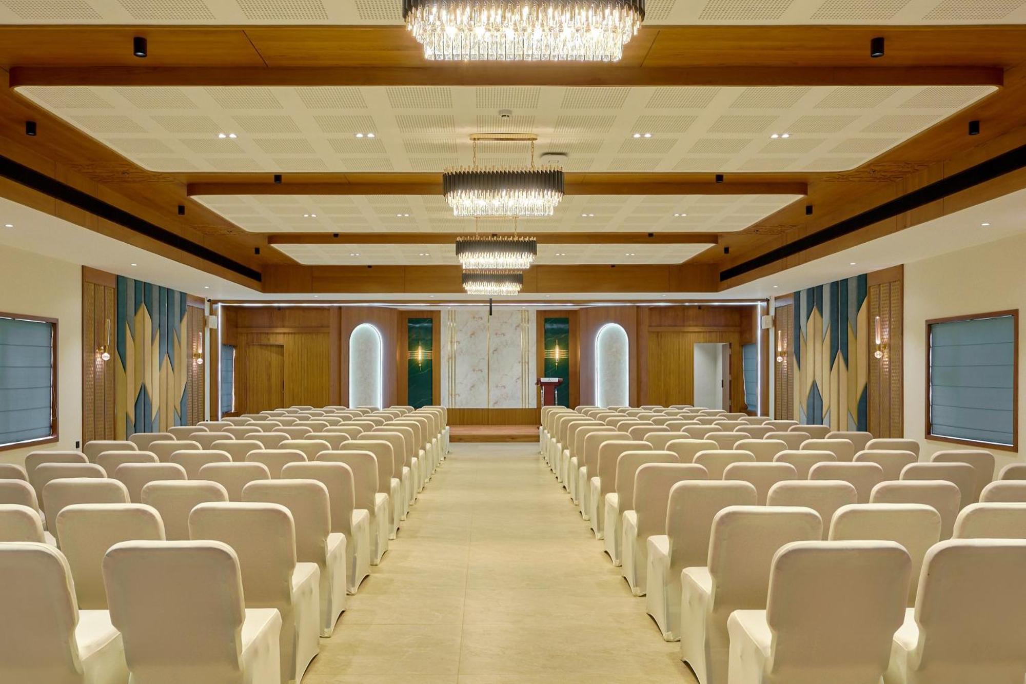 Kowju Airport Hotel Calicut Kondotty Экстерьер фото