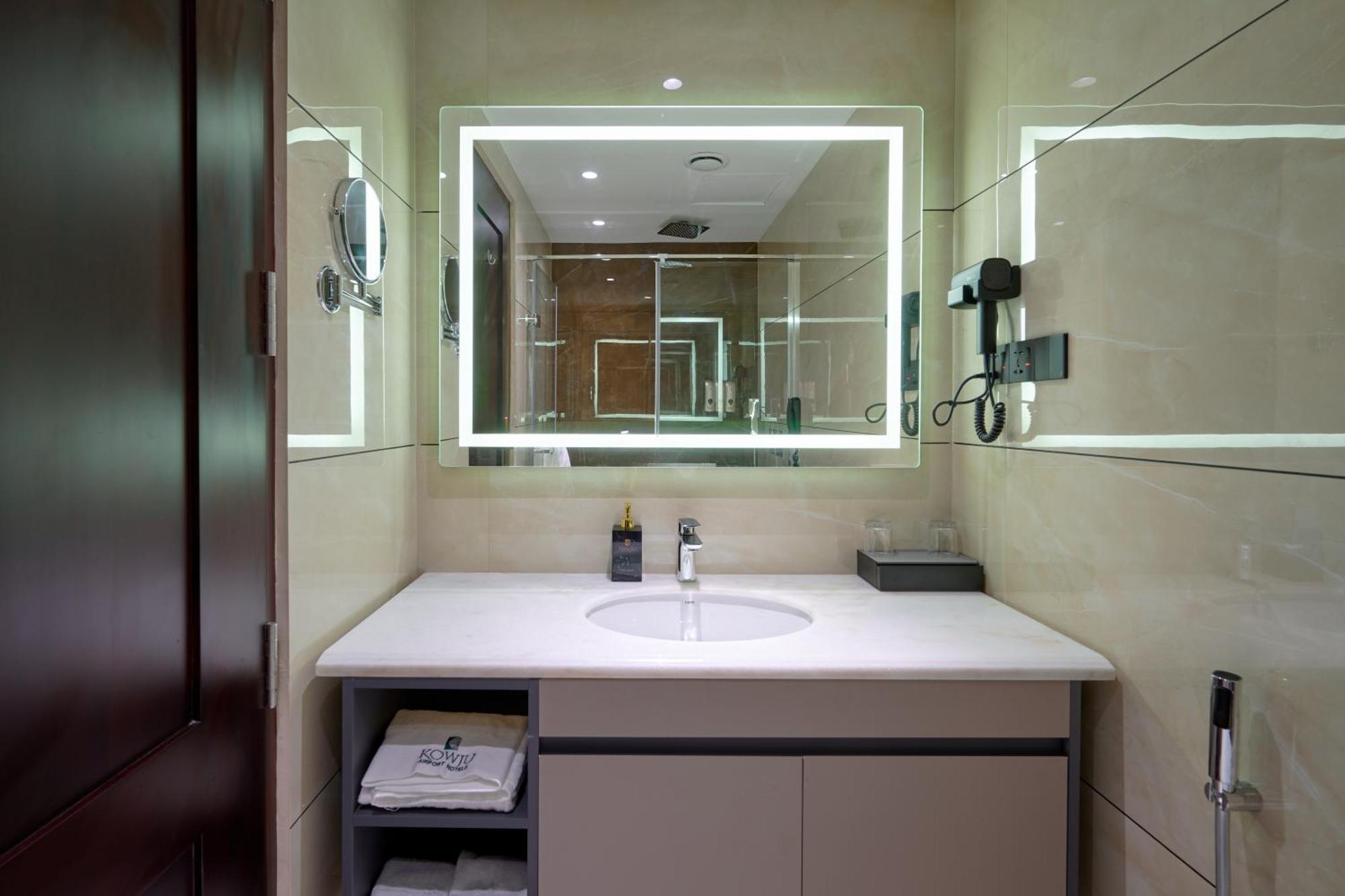 Kowju Airport Hotel Calicut Kondotty Экстерьер фото